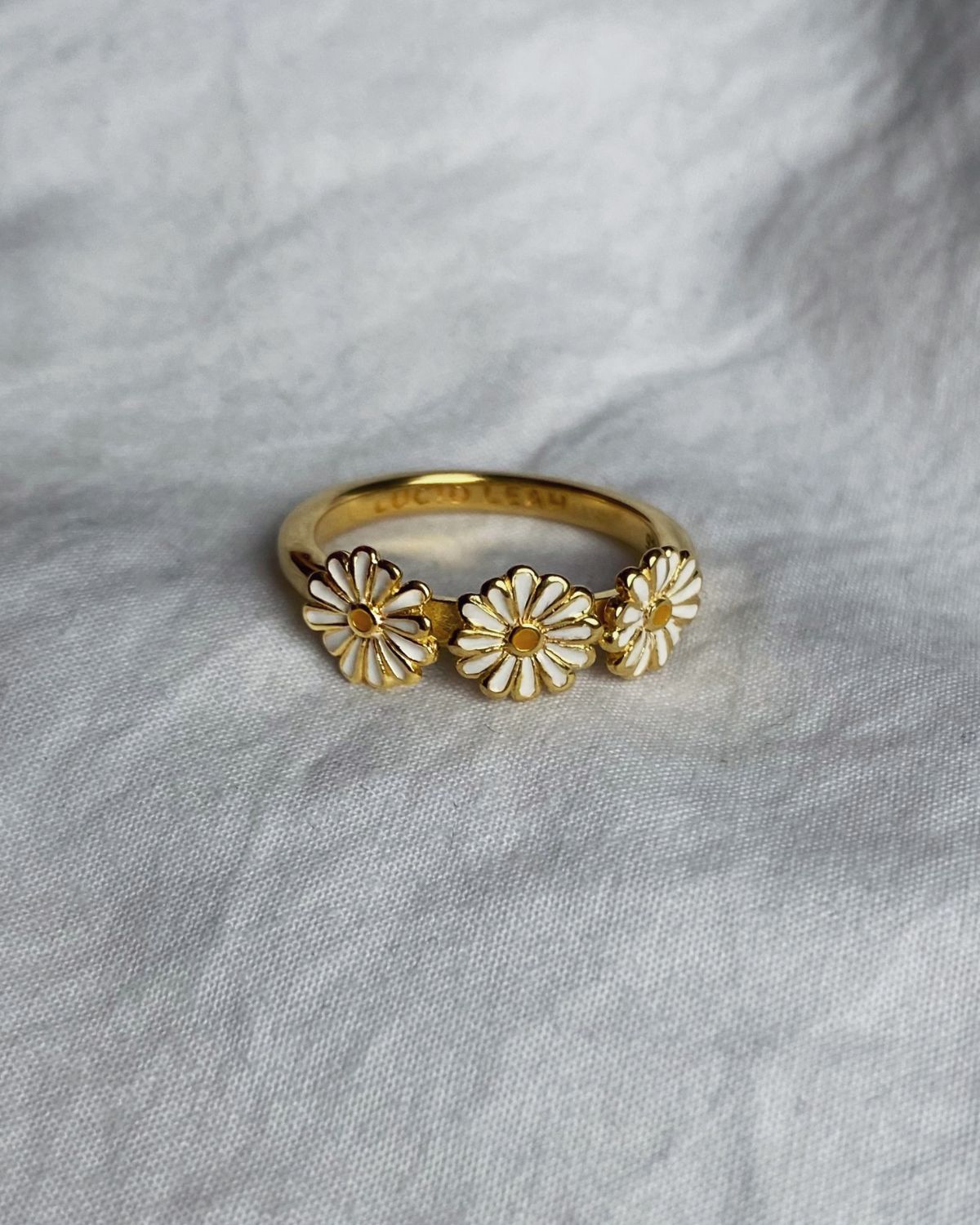 Daisy ring - gold vermeil