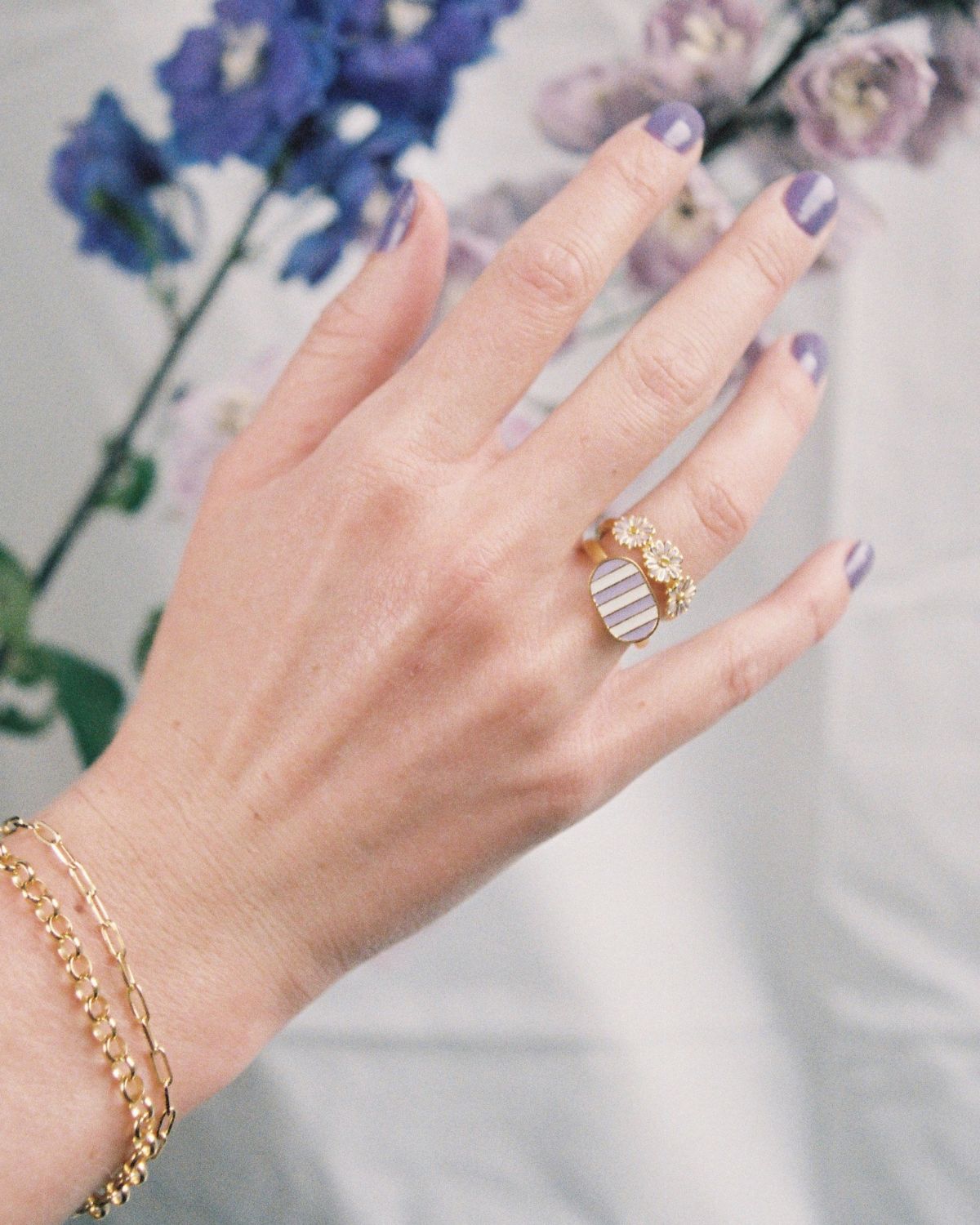 Busy bee ring - gold vermeil