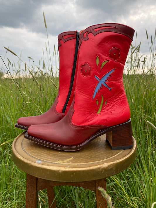 Iris boots red