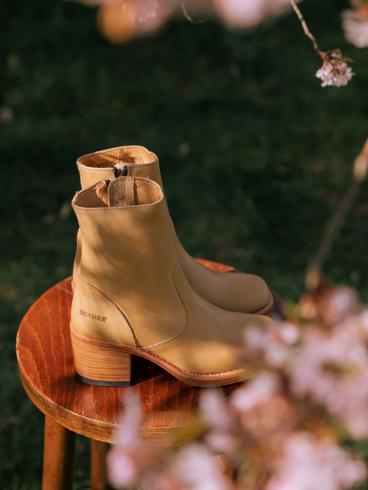 Ankle boots camel